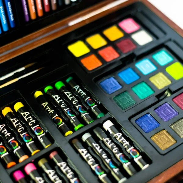 Doodle and Color 142 Piece Beginners Art Set - Image 3